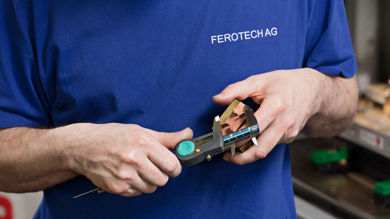 Bei Ferotech AG wir optisch und mit Taster auf Maschinen gemessen
